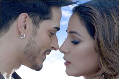 Hina Khan, Priyank Sharma Paint the Town Red in Arijit Singh's New Music Video Raanjhana