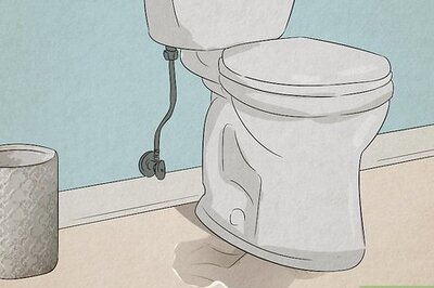 How to Calculate the Cost for a Plumber to Fix a Leaky Toilet