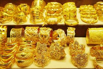 Gold Price Today Lowers to Rs 52,370; Silver Declines; Will Yellow Metal Drop Further?
