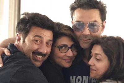 Bobby Deol Posts Rare Photo With Sisters Vijeta, Ajeita to Wish 'Bhaiya' Sunny Deol on 65th Birthday