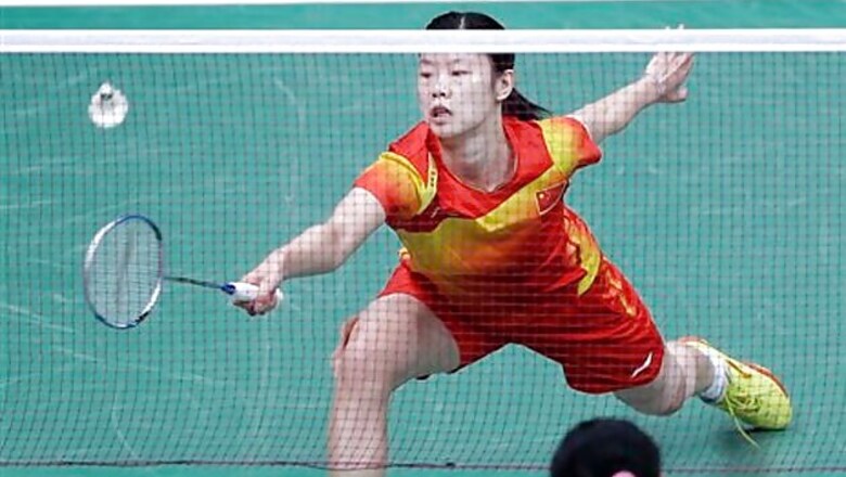Shuttler Li Xuerui beats Wang for gold