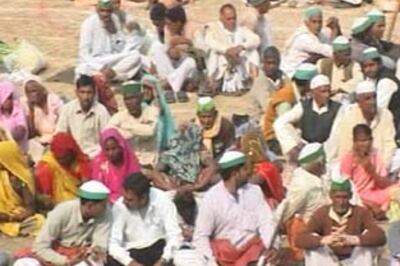 Sugarcane farmers hold demonstrations in Lucknow