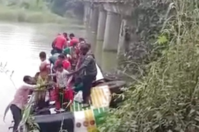 9 Killed After Bus Carrying Close to 50 Passengers Falls into Stream in Andhra; PM Announces Rs 2L Ex-gratia