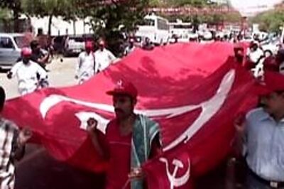 UPA Govt is safe, says Jyoti Basu