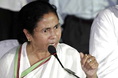 Mamata threatens to take moratorium stir to Delhi