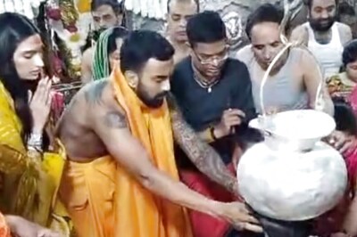 Newlyweds Athiya Shetty, KL Rahul Visit Mahakaleshwar Temple; Pics Viral