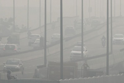 Delhi's Air Quality 'Very Poor' Due to Dust-laden Winds