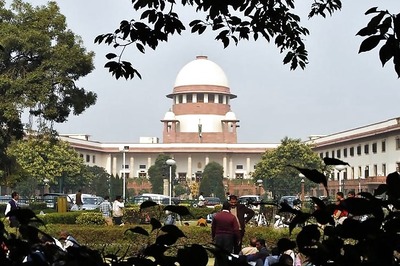 SC serves notice to Centre, EC on bringing political parties under RTI ambit