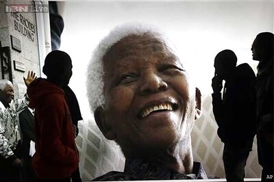 Pranab Mukherjee to lead Indian delegation at Mandela's memorial service