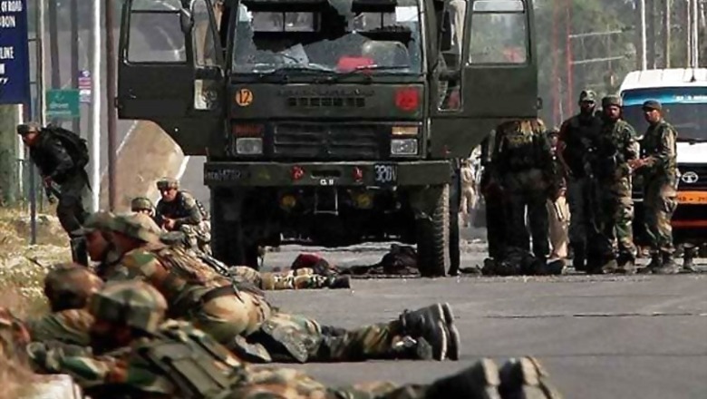 Killing of 2 Pakistani Soldiers Prompts Heavy Firing Across LoC