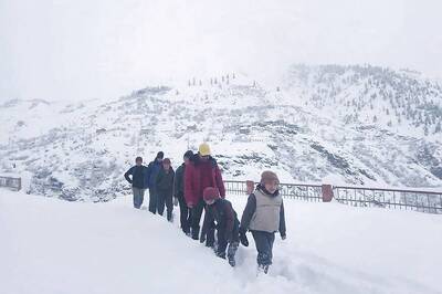 Five Pilgrims Injured in Kullu Glacier Collapse, 74-Year-Old Man Dies of Hypothermia