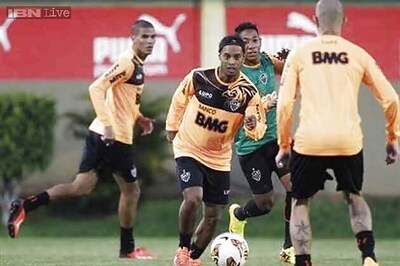 Injured Ronaldinho could miss Club World Cup