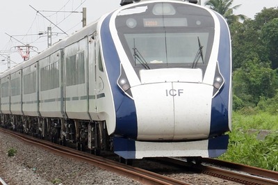Indian Railways Revises Timings of Mumbai-Gandhinagar Vande Bharat Express From November 5; Check Details