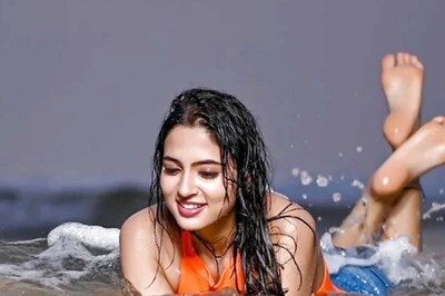 Marathi Actress Vidula Chougule’s Day Out At The Sea-Side Makes Her ‘Beach Happy’