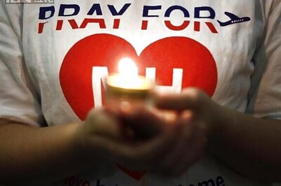 Satellite finds 2 objects possibly from Malaysian jet MH370: Australia