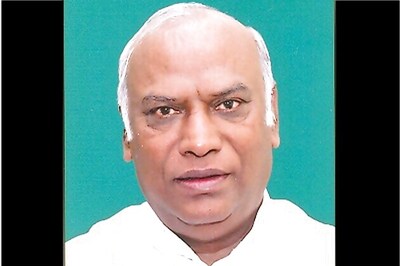 Unemployment on decline in urban, rural areas: Govt