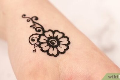 How to Care for Henna Body Art So It Lasts Longer