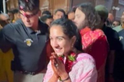 Newlyweds Anant Ambani & Radhika Merchant Reach Jamnagar, Welcomed With Petal Shower, Aarti | Watch