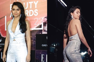 Tejasswi Prakash Looks Hot And Cute In Cleavage-Baring Jacket and Pants At An Award Show; Watch Video