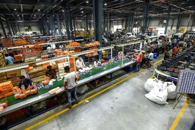 India Exits Recession, Economy Records 0.4% Growth in December Quarter