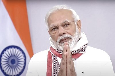 PM Modi Extends Greetings to People of Gujarat and Maharashtra on Statehood Day