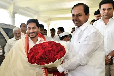 KCR and Jagan Initiate Reorganisation Talks, but Chief Secretaries Yet to Meet after Scheduling Snag