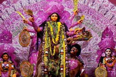 BJP Opposes Use of Shoes to 'Decorate' Kolkata Durga Puja Pandal, Seeks Chief Secy's Intervention
