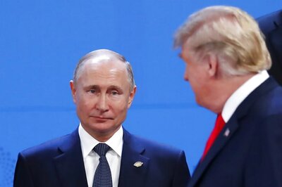 Snubbed by Trump, Putin Charms Other Players at G20 Summit