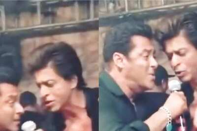 Shah Rukh Khan And Salman Khan Dance Their Heart Out In This Viral Video; Watch