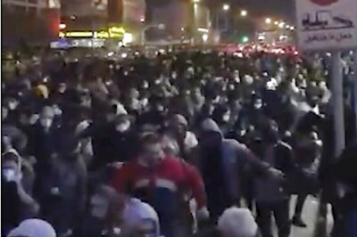 Iran Cops Use Live Ammunition, Tear Gas to Disperse Plane Shootdown Protesters; Video Surfaces Online