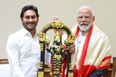 Chandrababu Naidu, Jagan Reddy in Talks With BJP Ahead of LS Polls; Saffron Party Weighing on Options