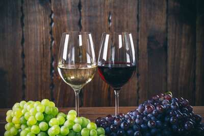 Learn Why These 5 Snacks Go With Red Wine The Most