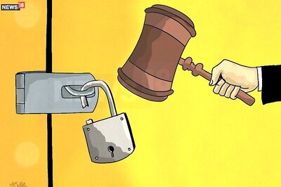 Supreme Court Bulldozes Gender Barrier, Allows Women of All Age Groups to Enter Sabarimala Temple