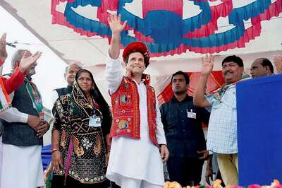 Rahul Gandhi Banking on Old Guard Before Elevation as Congress Chief