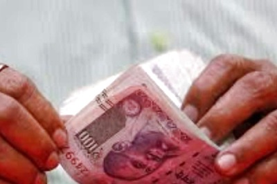 Should You Buy Shares or Gold? Expert Tips to Guide Your Investment