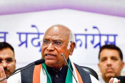 Congress Leaders from Madhya Pradesh Meet Party Chief Kharge Over Poll Preparedness