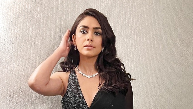 Mrunal Thakur Gives Halloween Mood the Perfect Twist in a Gorgeous Black Saree