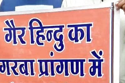 Navratri 2021: VHP Puts Up Posters Banning Entry of Non-Hindus in Garba Pandals in MP's Ratlam