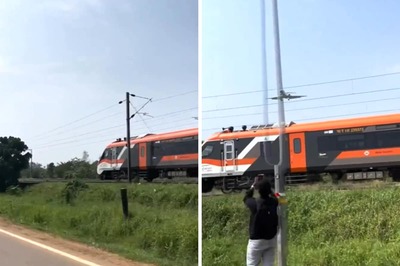 This Viral Video Of Vande Bharat Express Is Straight Out Of A Movie