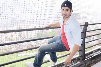 Varun Dhawan Issued Challan by Mumbai Police On Twitter, Actor Apologises