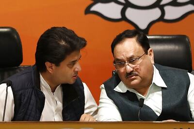 'Good to Be on The Same Team': Aunt Vasundhara Raje Welcomes Jyotiraditya Scindia to BJP