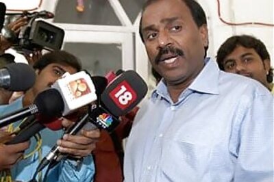 Rebels oppose BJP chief on Yeddyurappa's fate