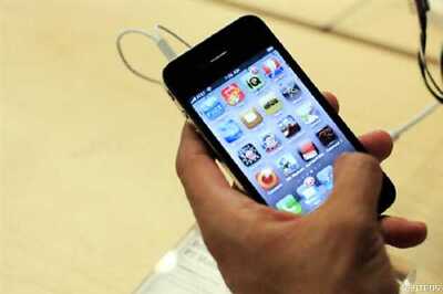 Conmen sell slab of stone, soap for Rs 50,000