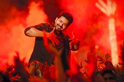 Bigil Early Review: Fans Hail Atlee's Film as Vijay's Best Performance