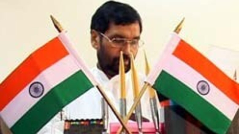 Paswan calls upon like-minded parties
