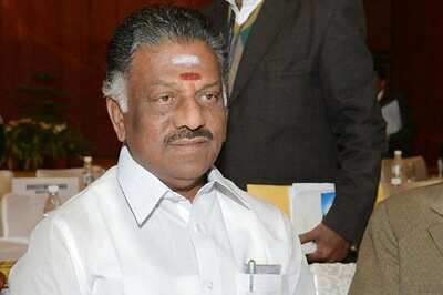 Tamil Nadu Elections: Sasikala Can Rejoin AIADMK If She Accepts Party Democracy, Says Panneerselvam