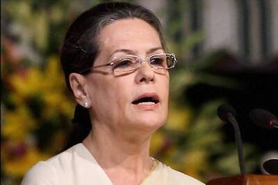 At Kerala's Sivagiri mutt, Sonia Gandhi makes veiled attack on BJP