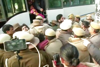 Students Protesting Outside Delhi Police Headquarters Against Jamia University Firing Removed