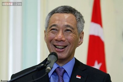 Singapore PM wants apology from blogger for corruption charge