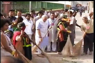 Lakhs join 'Clean India' campaign across the states
